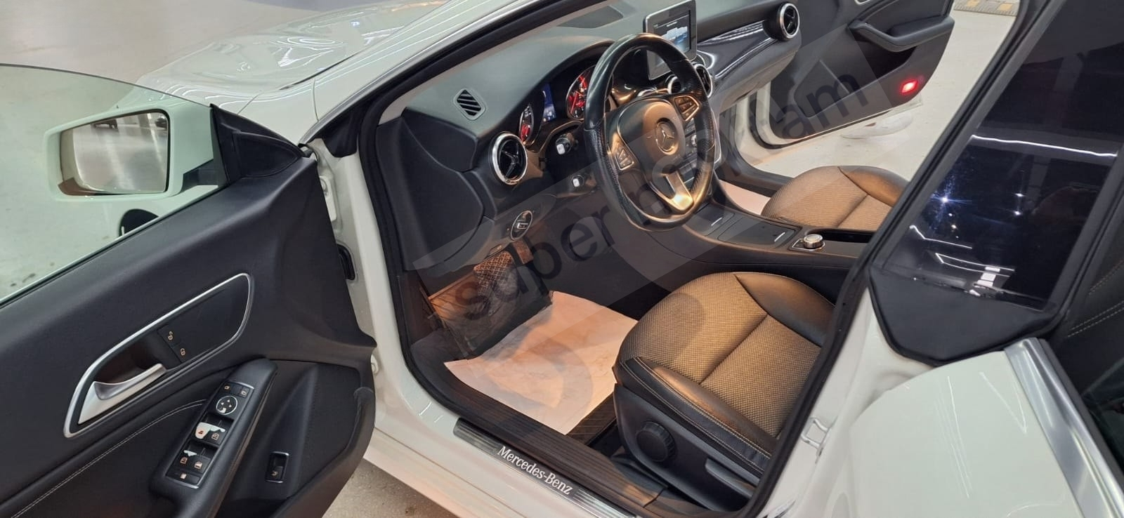 CLA180 DİZEL 153BİN KM DE İMZALI SERİ